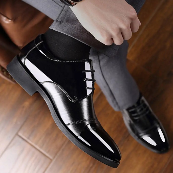 Mens dress shoe casual